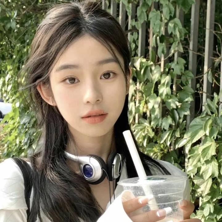 明天、我会成为谁的女友